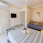 Mary Sant'elia 4* Neapel