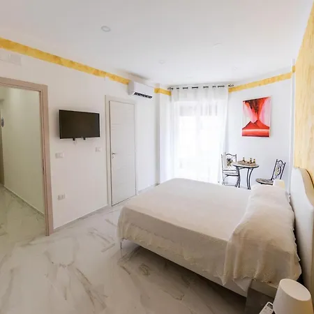 فندق مبيت وإفطار Mary Sant'elia نابولي