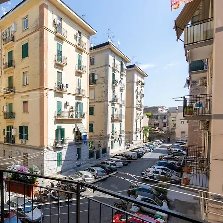 Mary Sant'elia نابولي