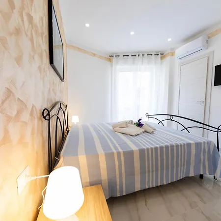 فندق مبيت وإفطار Mary Sant'elia نابولي