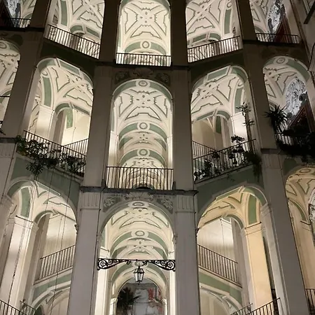 Mary Sant'elia Panzió
